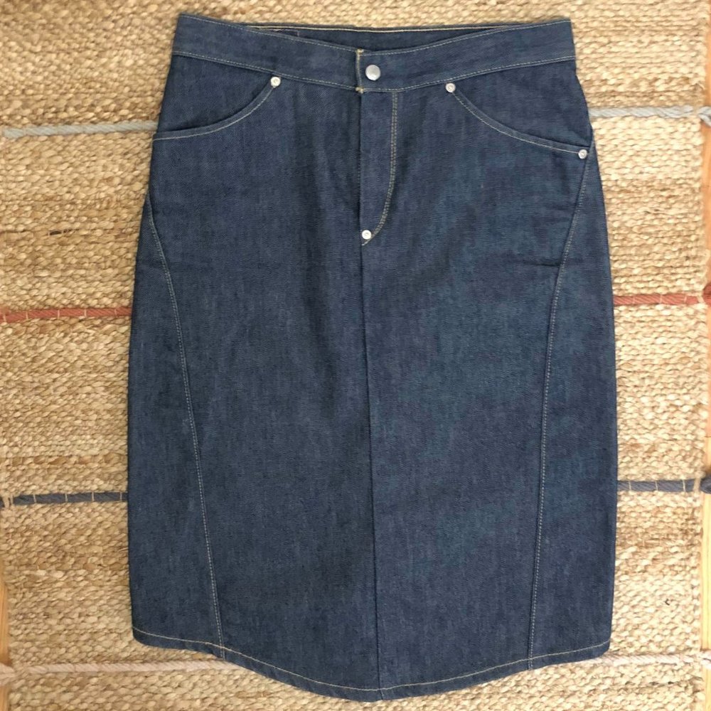 Deep blue Levi's denim pencil skirt, size M